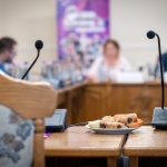 A 27. Szarvasi Szilvanapok programtervezetéről Hodálik Pál polgármester és dr. Dósa Zsuzsa, a Cervinus Teátrum igazgatója sajtótájékoztatón számolt be 2025. június 17-én.