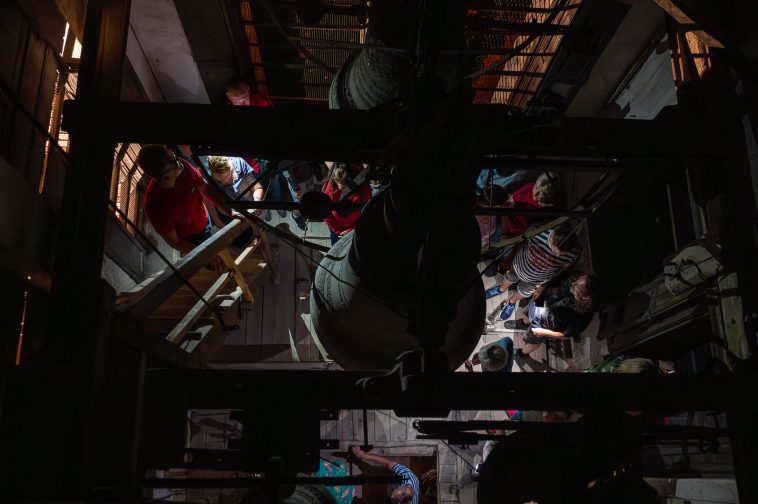 Útban a templomtoronba Zahorecz Pál evangélikus lelkésszel a Múzeumok Éjszakáján 2025. június 21-én.