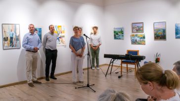 Kovács Zsuzsa első önálló kiállítása szombaton nyílt meg a Ruzicskay Alkotóházban.