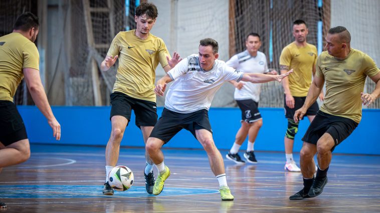 A fehér mezes Hooligans hatalmas hajrával fordította meg a mérkőzést.