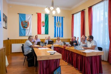 Hat fővel ülésezett Békésszentandrás Nagyközség Önkormányzata május utolsó napján.