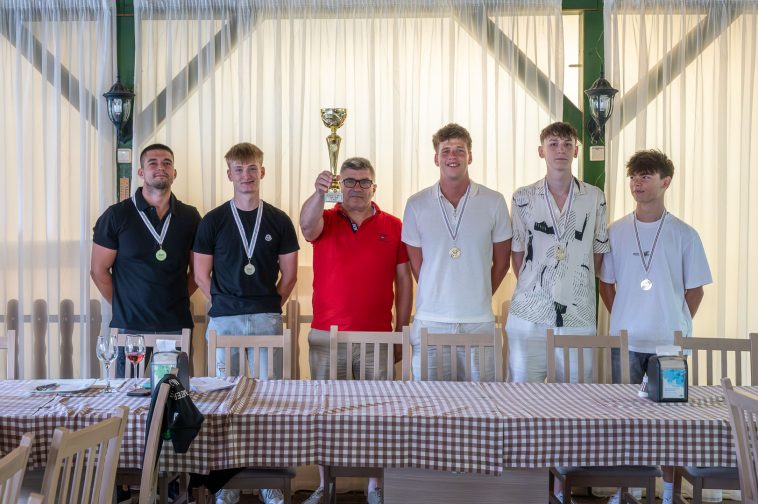 A Demeter Lehel ASE bajnokságot nyert csapata: Medvegy Ákos, Hortobágyi Bálint, Medvegy Mihály, Magyari Milán, Botos Marcell, Posgay Brúnó.