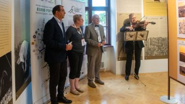Szarvason tartotta nyári táborát és ehhez kapcsolódóan éves tárlatát a Kárpát-medencei Magyar Fotográfiai Társaság.
