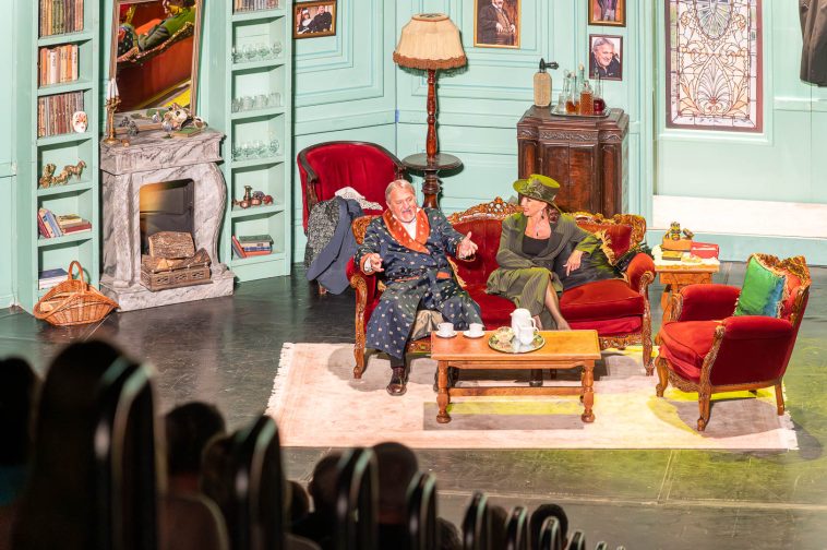 Szerednyey Béla és Détár Enikő a Turay Ida Színház Mindenki engem akar című édes-bús történetében.