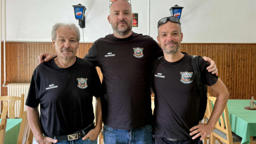 Czimmermann László, Galó Zsolt és Szilágyi Péter a Pacalimádók egyenpólójában.