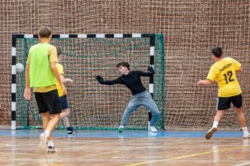 Nem volt egy súlycsoportban az FC Gold és a Los Lameros.