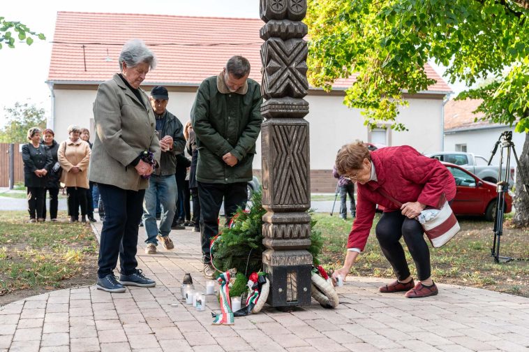 Az 1849. október 6-án kivégzett 13 aradi vértanúra és Batthyány Lajos miniszterelnökre emlékeztek Békésszentandráson.