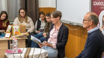 Kis kerti mesék címmel jelent meg Árvai Anikó mesekönyve.