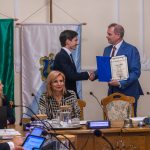 Szántosi Dávid átveszi kitüntető