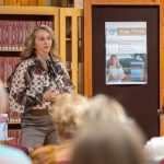 Nagy Tünde a Városi Könyvtárban tartott előadást 2025. november 7-én.