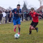 Barna Viktort a második félidőben Varga Balázs őrizte.