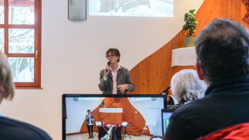 Dr. Kis Klára, teológus, lelkész, vallástanár-nevelő, az iskolai agresszió és egyházi iskolák témakörben tartott előadást.