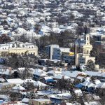 Szarvas belvárosa hó alatt 2026 januárjában.