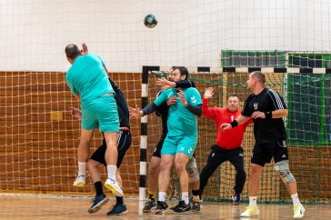 A Szarvas a tavalyi kupagyőztes Orosháza ellen kezdett.