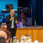 Juhos János, az Ipartestületek Országos Szövetségének alelnöke mond köszöntőt a Békésszentandrási Ipartestület 33. iparosbálján 2026. január 31-én.