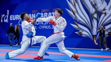 Ruzsinszki Balázs (piros) küzdelme a karate Európa-bajnokságon.