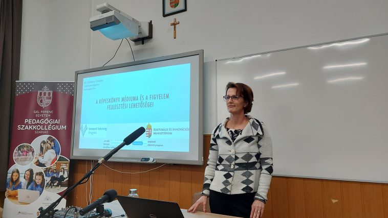 Dr. Szilvássy Orsolya tanszékvezető, főiskolai tanár előadása nyitotta meg a szakkollégiumi eseményt.