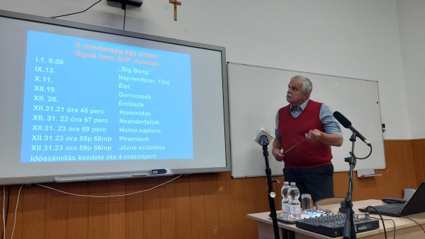 Dinamikus egyensúly az élővilágban címmel Prof. Dr. Dux László tartott előadást a Gál Ferenc Egyetem Pedagógiai Karán.