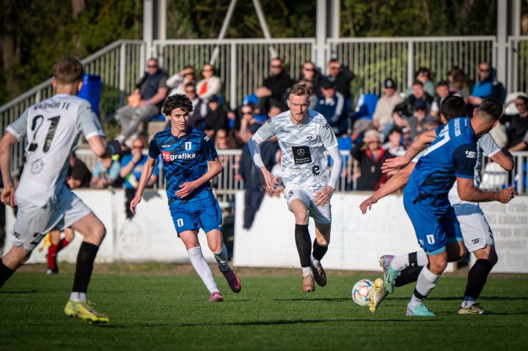 Teljese mérkőzést játszott végig a két fiatal Steinmacher Tamás (kékben a képen), illetve Molnár Örs.
