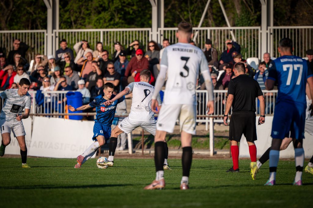 Remekül oldotta meg a feladatát a védelem bal szélén Molnár Örs a mind tapasztalatban, mind fizikumban erősebb kondorosi támadókkal szemben.