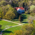 Az Anna-ligeti Csáky-Benz-kastély és a Körösvölgyi Állatpark látogatói 2026. április 5-én.