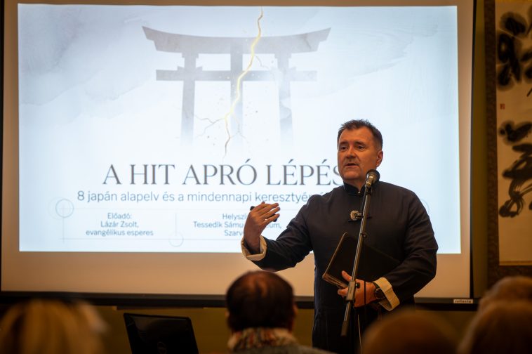 Lázár Zsolt nemrégiben tért haza egy ázsiai körútról, amelynek egyik legmeghatározóbb állomása Japán volt. Az erről tartott előadásának a címe – „A hit apró lépései” volt.