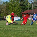Sándor János ezen lövését a gólvonal előtt még ki tudták kotorni az eleki védők.