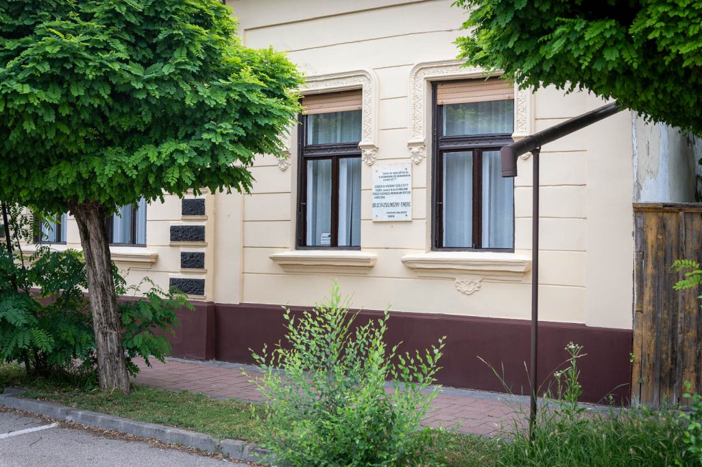 Bajcsy-Zsilinszky Endre szülőháza Szarvason a Vajda Péter utca 12. szám alatt.
