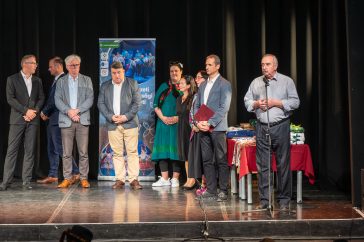 Csasztvan András a 17. Országos Gyermek Néptáncosok Szólótáncversenyének eredményhirdetésén.
