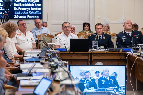 Molnár Sándor r. alezredes, szarvasi rendőrkapitány beszámolót tart a 2025-ös év adatairól Szarvas Város Önkormányzata képviselő-testületének ülésén 2026. június 18-án.