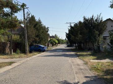 A Szent László utcára nagyon ráfér már a felújítás.