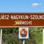 Valaki már itt (ön)törvényt alkotott. A fotó 2026. április 20-án készült a Békésszentandrás és Öcsöd közötti megyehatáron.