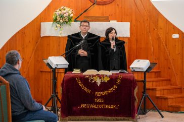 Az alkalmakon Baráth János és felesége, Baráth Andrea gyulai református lelkész házaspár szolgál.