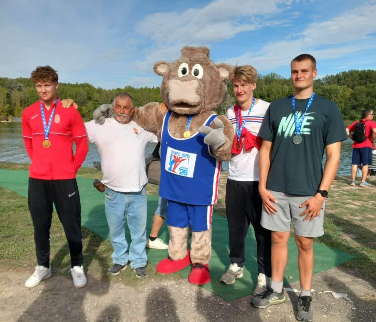 Valastyán Máté, Bátor György edző, Olsen Zsigri Arthur és Harsányi Botond.
