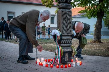 Az aradi vértanúk és Batthyány Lajos emléke előtt hajtottak fejet Békésszentandráson október 6-án, a Kossuth Emlékparkban.