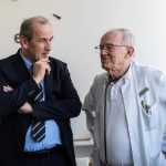 Dr. Hegedűs Zsolt egészségügyi miniszter és dr. Hudák János, az Orosházi Kórház osztályvezető főorvosa.